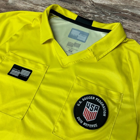 Official Sports Soccer Referee Jersey, 2019 Patch, Size Medium - Picture 2 of 6